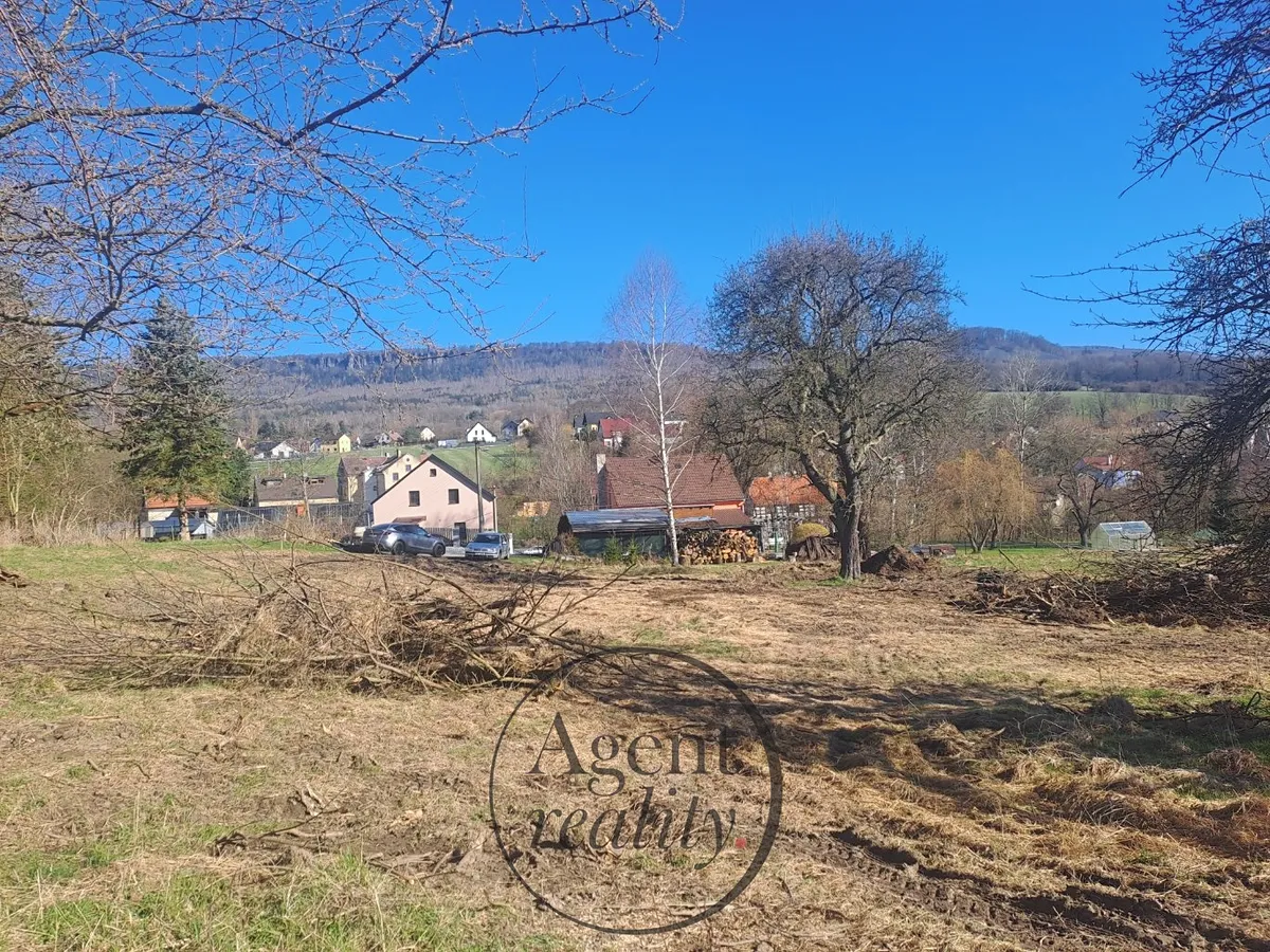 Prodej stavebního pozemku 810 m²